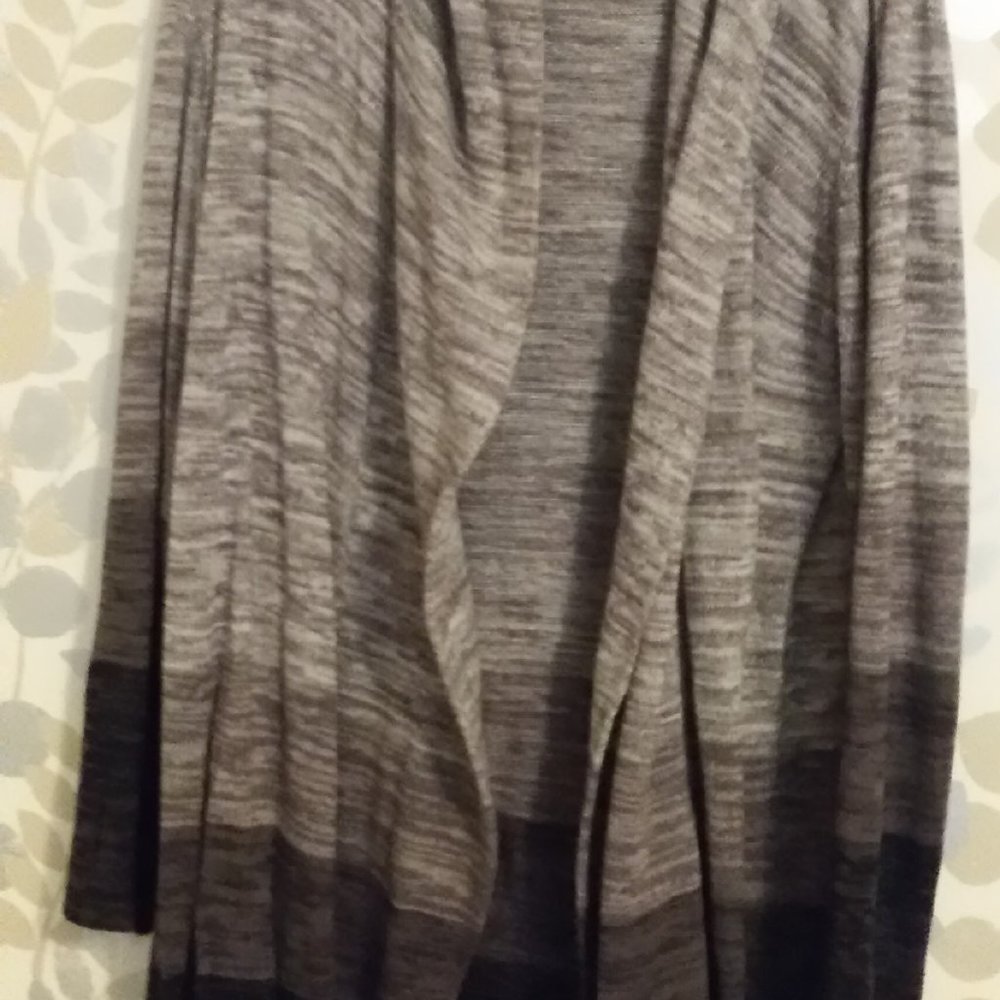 Le Chateau Cardigan Sz L